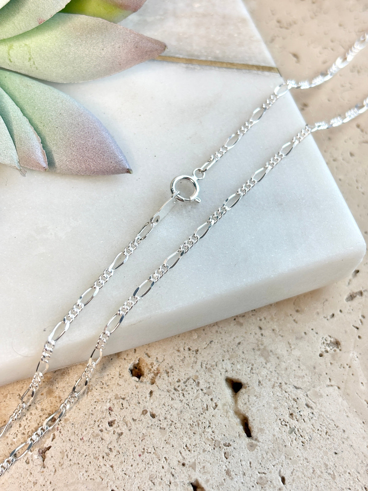 Sacred Heart Necklace in 925 Sterling Silver – Mexican design inspired in Frida khalo Figaro Chain, Collar de sagrado corazón de plata .925 plata mexicana