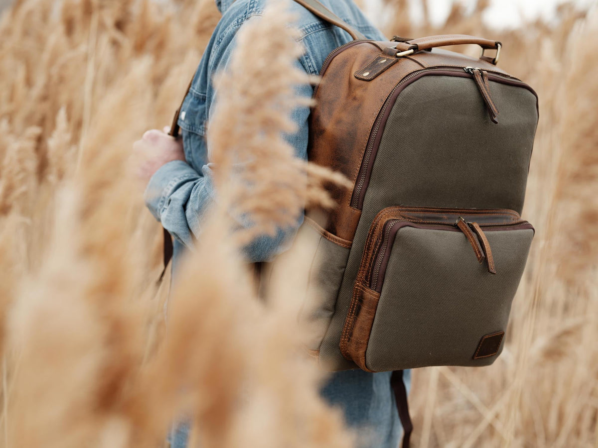 25L Traveler Canvas Backpack