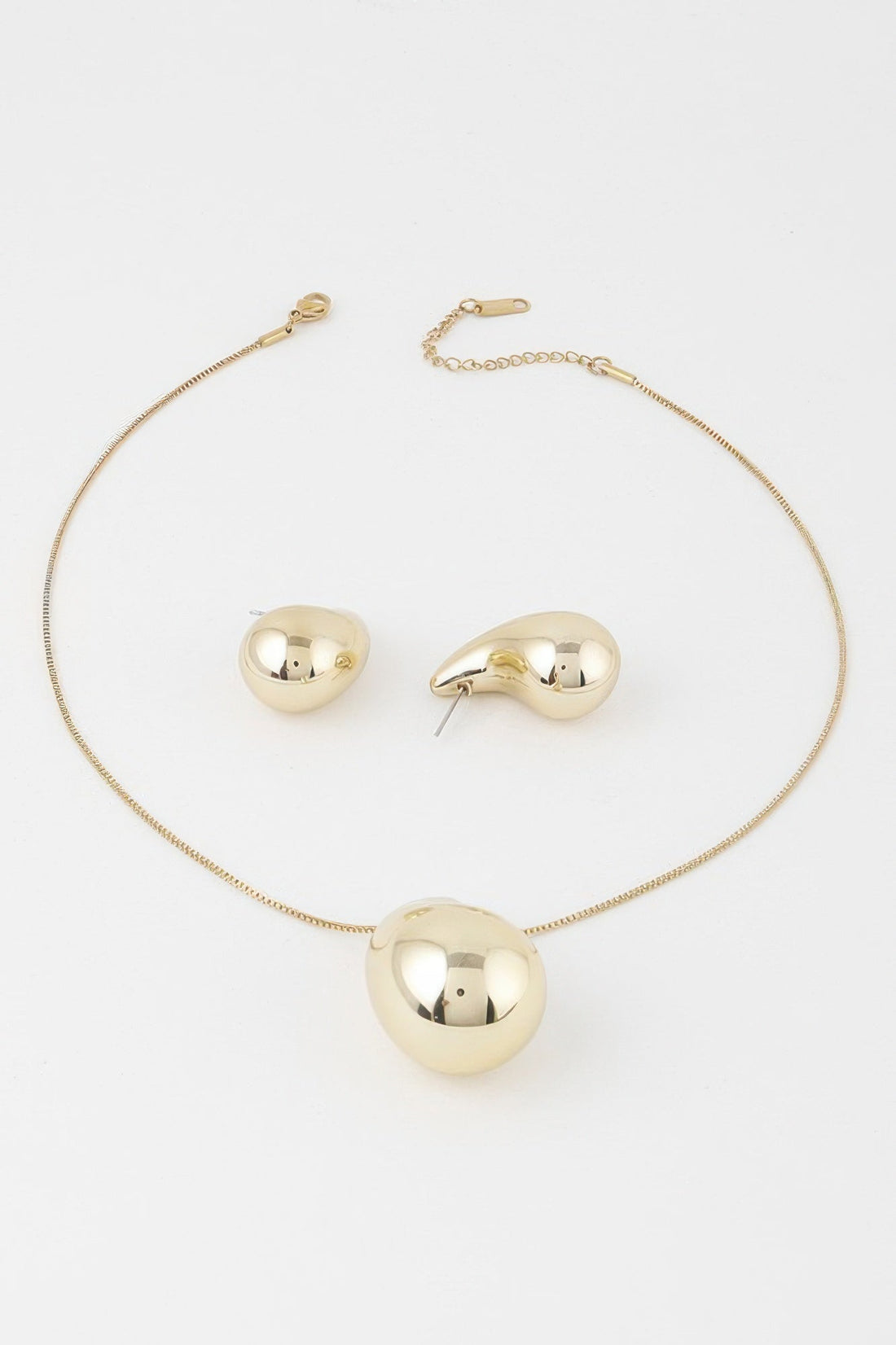 Shiny Teardrop Necklace Set