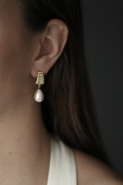 Ribbed Pearl Drop Earrings