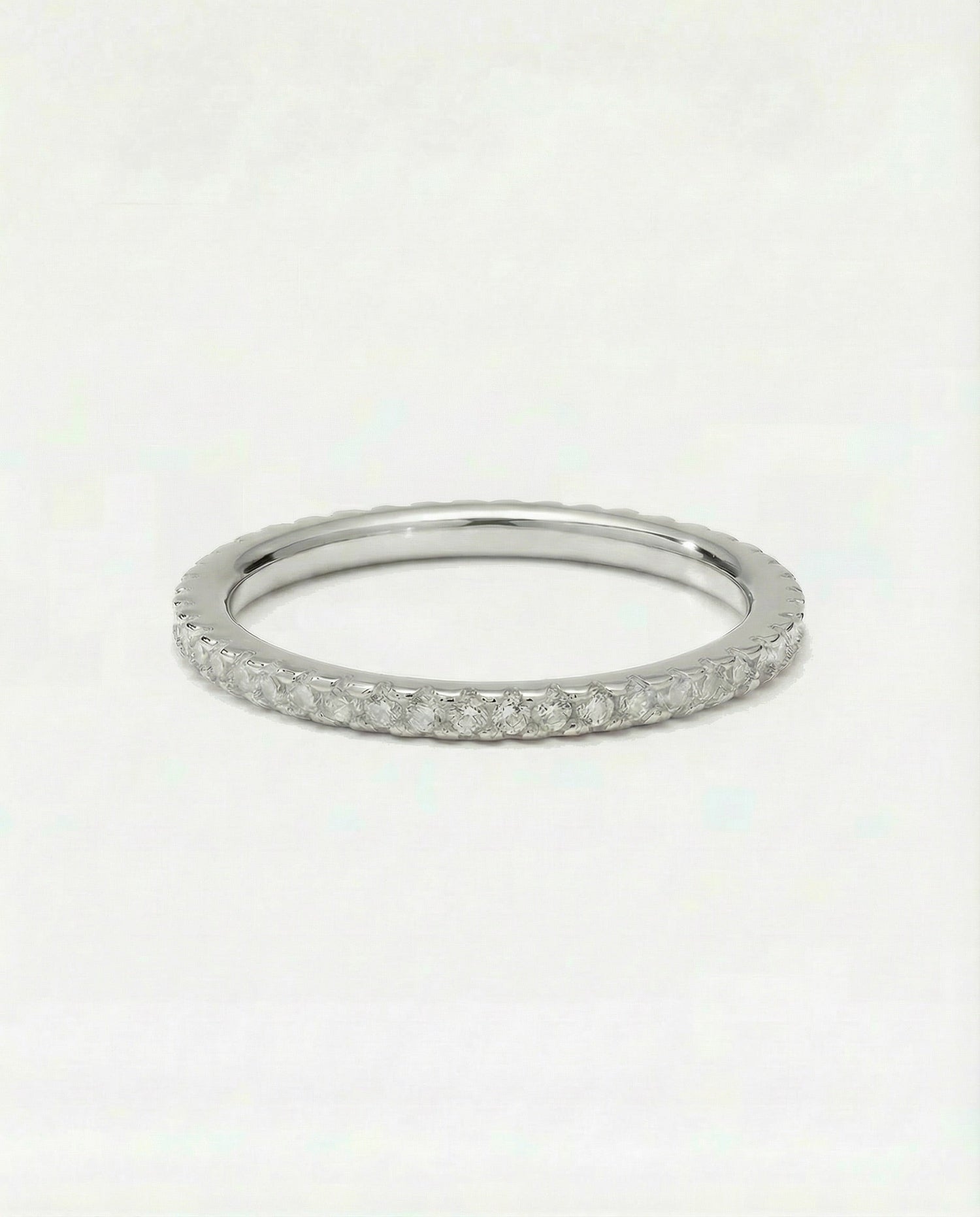 The M Essential Pavé Band